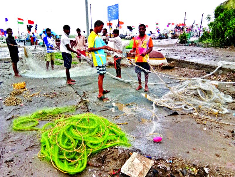 Conflict in Mumbai-Palghar fishermen | मुंबई-पालघर मच्छिमारांत संघर्ष