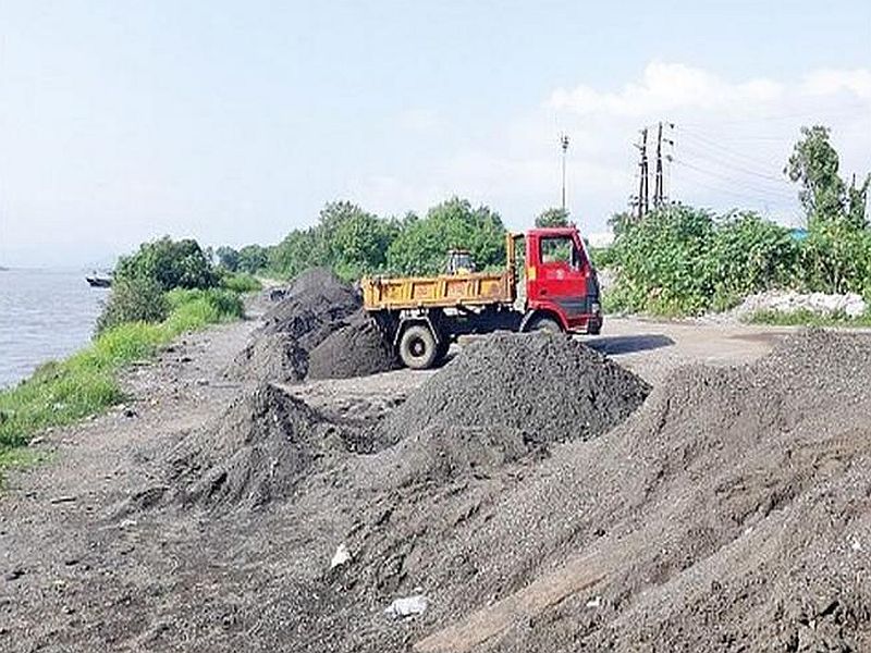 Bangladeshis collect sand in Vaitarana Dam; More than 50 workers employed | वैतरणा धरण क्षेत्रात बांगलादेशींकडून रेतीउपसा; ५० हून अधिक कामगार कार्यरत