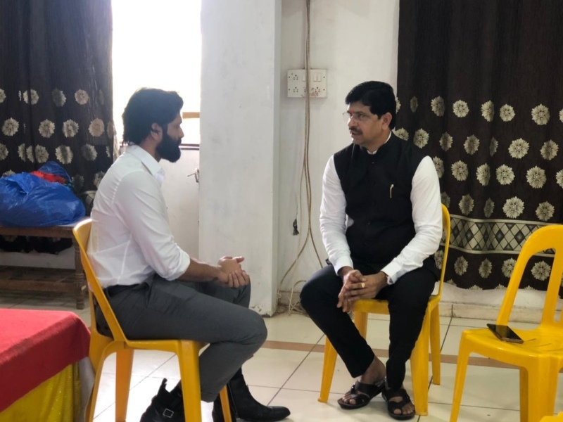 MNS Leader Amit Thackeray met Shiv Sena MLA Mahendra Thorve of Karjat Khalapur. | आज अमित ठाकरेंनी घेतली शिंदे गटातील महेंद्र थोरवेंची भेट; रायगड जिल्ह्यात चर्चांना उधाण
