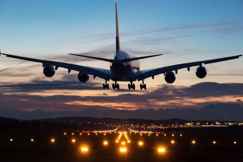 India to keep scheduled international passenger flights suspended till Jan 31: DGCA | ओमायक्रॉनचा धोका! ​आंतरराष्ट्रीय विमान उड्डाणांवरील स्थगिती 31 जानेवारीपर्यंत वाढवली, डीजीसीएचा निर्णय