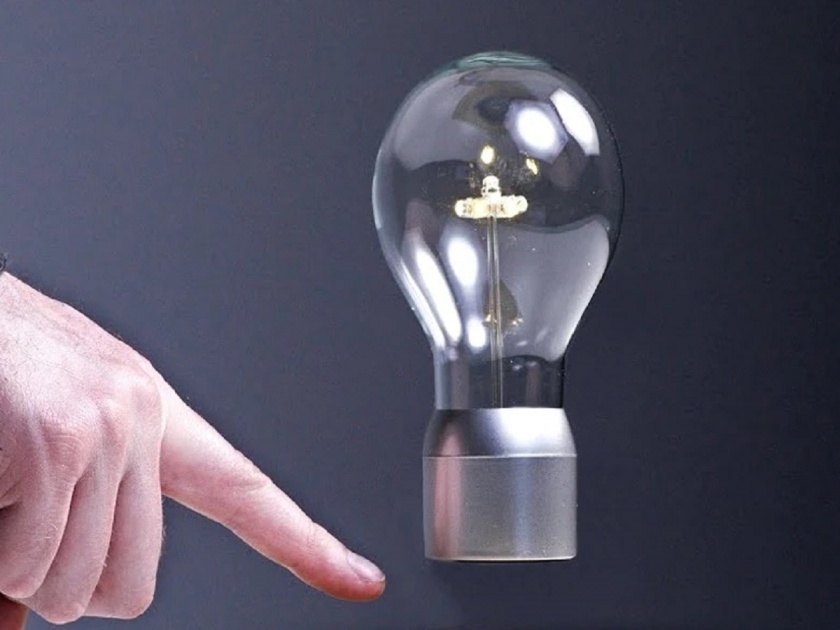 levitating floating led bulb float in air through magnetic field amazing discount on amazon | LED Bulb ऑन होताच हवेत उडू लागतो; पाहुणे मंडळी पाहातच राहतील