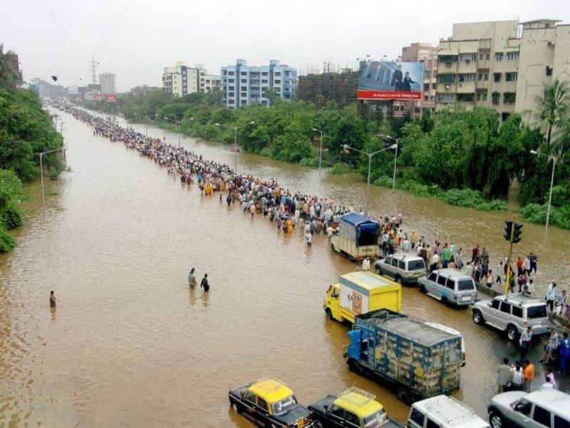 Municipality Sarsawali for flood-hit Mumbai | पूरमुक्त मुंबईसाठी पालिका सरसावली
