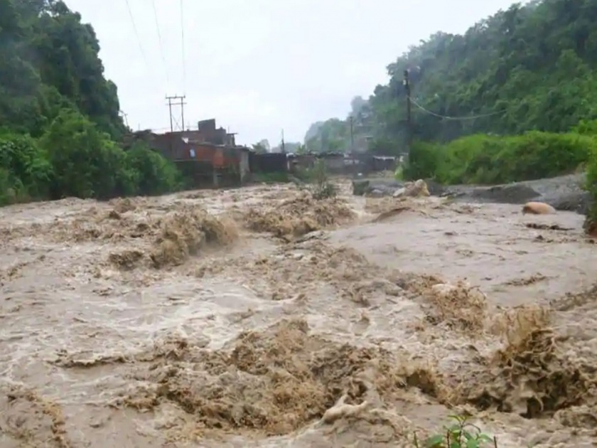 Rain and topography triggering flash floods landslides in Uttarakhand hills | उत्तराखंडमध्ये अचानक पूर, कडे कोसळल्यामुळे हाहाकार