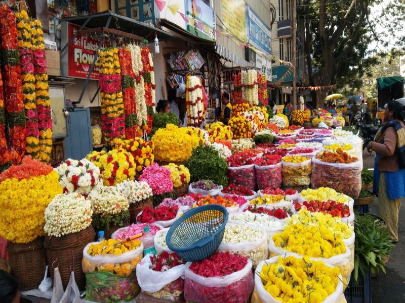 The flower market of pune will be closed until April 15 | पुण्याच्या मार्केटयार्डमधील फुल बाजार आता १५ एप्रिलपर्यंत बंद राहणार 