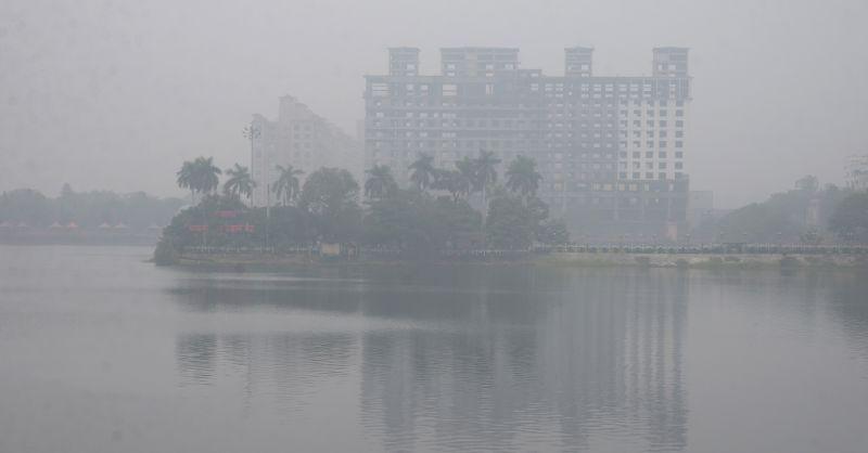 Fog sheet on Nagpur city: Coldness in the atmosphere | नागपूर शहरावर धुक्याची चादर : वातावरणात गारठा