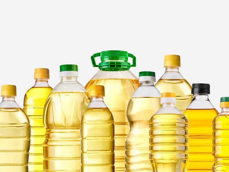 Edible oil became expensive by Rs | आयात घटल्याने खाद्यतेलाचा डबा दोनशे रुपयांनी महागला