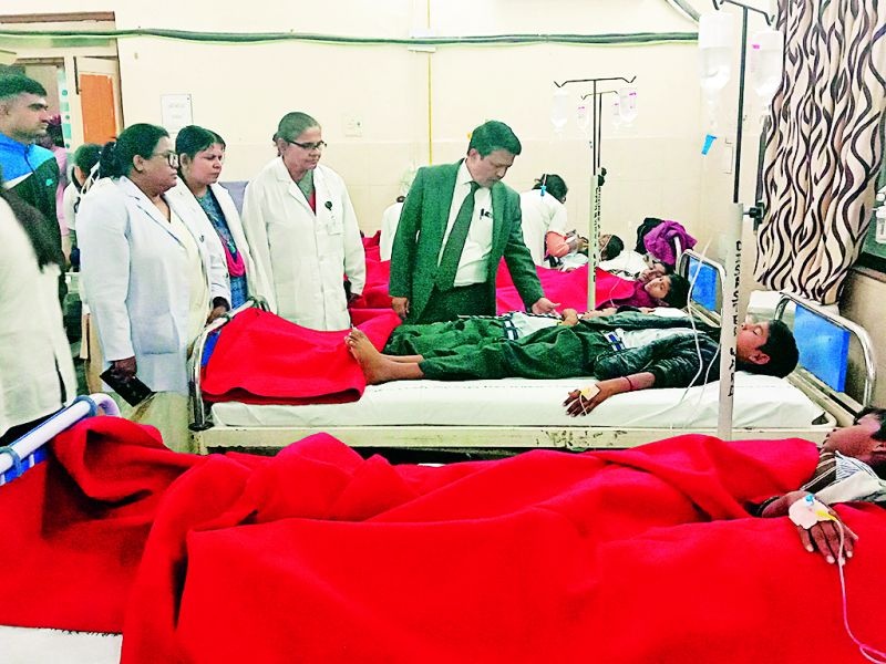 32 students poisoned by lunch at Nagpur | नागपुरात माध्यान्ह भोजनातून ३२ विद्यार्थ्यांना विषबाधा