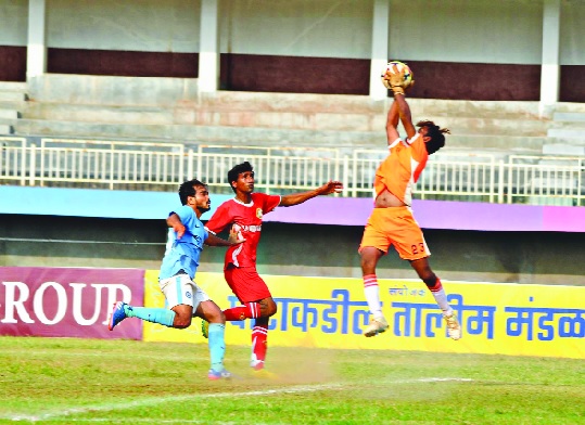 'Dilbahar', 'Ballopopal' entered the league: Satej soccer football tournament | ‘दिलबहार’,‘बालगोपाल’ साखळी फेरीत दाखल : सतेज चषक फुटबॉल स्पर्धा