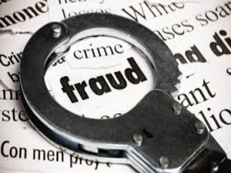 criem registred against two accountants for fraud | कंपनीत पावणेनऊ लाखांची अफरातफर केल्याप्रकरणी दोन अकाऊंटंटवर गुन्हा