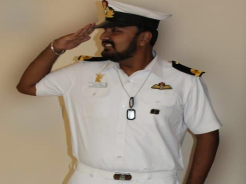 Fake naval officer arrested | बनावट नौसेना अधिकाऱ्याला अटक 