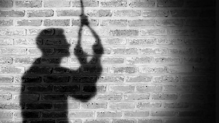 Suicide of accused in money order scam | मनीआर्डर घोटाळ्यातील आरोपीची आत्महत्या