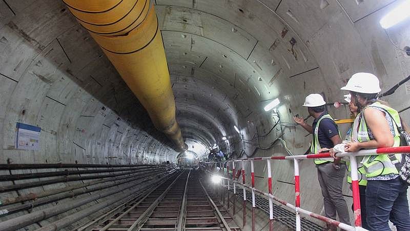 Rule to fall from June on Metro-3 route; So far 60% work is done | मेट्रो-३ मार्गिकेवर जूनपासून पडणार रूळ; आत्तापर्यंत ६० टक्के काम पूर्ण