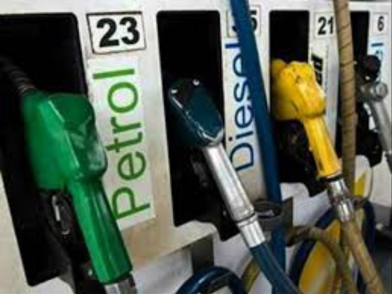petrol price falls 37 paise mumbai diesel costs 44 paise less | Today's Fuel Price: इंधन दरात घट; पेट्रोल 37 पैशांनी तर डिझेल 44 पैशांनी स्वस्त