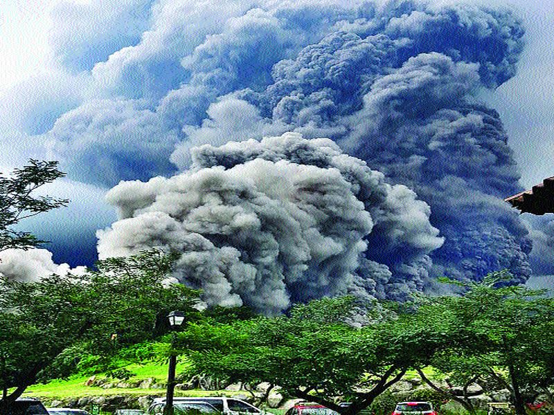 The fugitive eruption of the Fugo volcano, killing 25 people and killing 17 million people | फ्युगो ज्वालामुखीचा महाभयंकर उद्रेक, 25 लोकांचा मृत्यू, 17 लाख लोकांना फटका