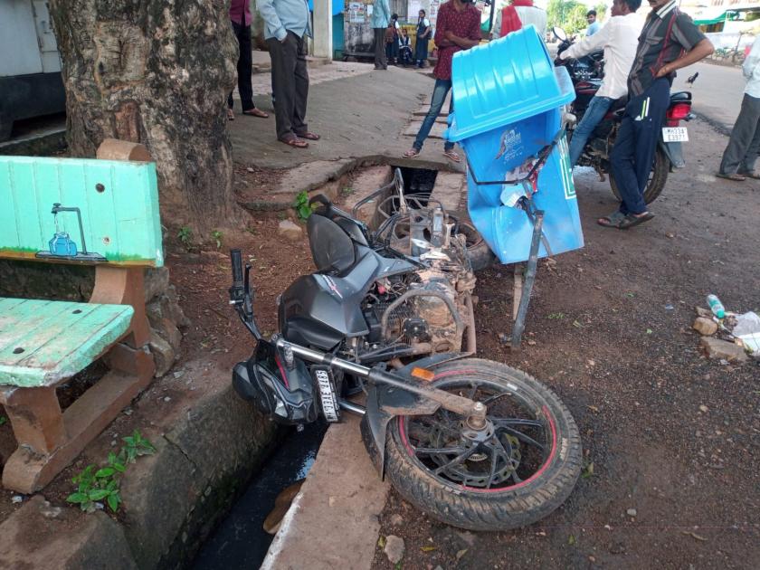 speeding bike collided with a bench one youth was dead another was seriously injured in dhanora | धानोरा: भरधाव दुचाकी बाकावर धडकली, एक युवक ठार, दुसरा गंभीर