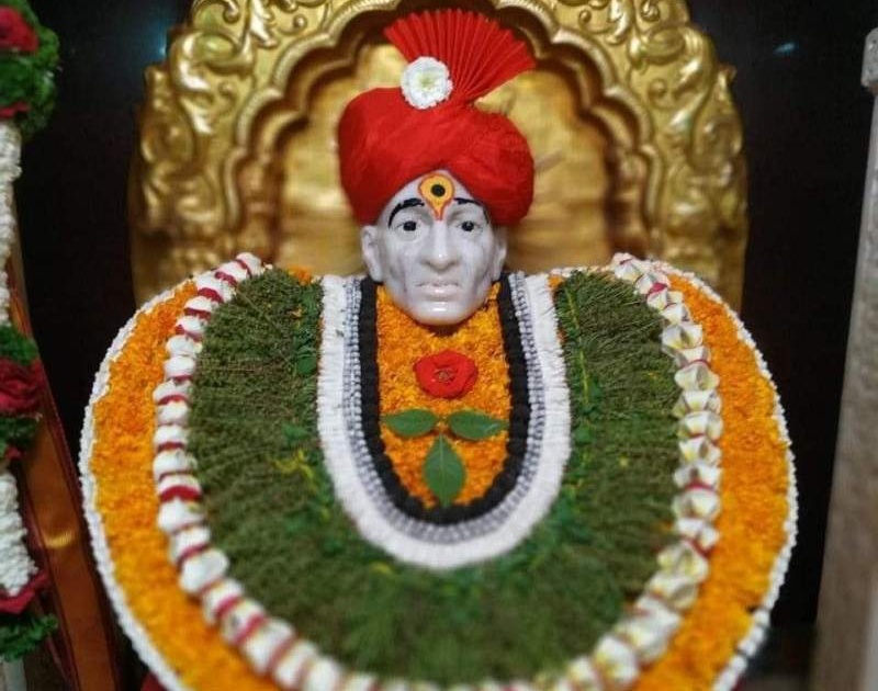 Gajanan Maharaj Prakat Din : Devotees take darshan at Shegaon | ‘गण गण गणात बोते’च्या गजरात ‘श्रीं’चरणी श्रध्देचा अभिषेक!