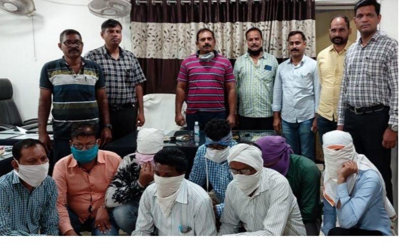 Crime Branch raids gambling den in Nagpur: 8 arrested with BJP corporator | नागपुरात जुगार अड्ड्यावर गुन्हे शाखेचा छापा : भाजप नगरसेवकासह ८ अटकेत