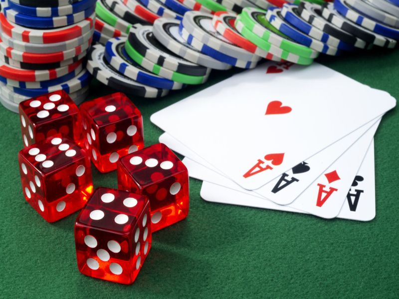 25 people arrested in gambling racket in Nashik | नाशकात जुगार अड्यावरील छाप्यात २५ जणांना अटक