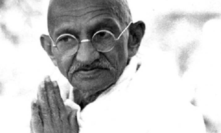 How will be ok if Gandhiji remain only in history? | गांधीजींना इतिहासात ढकलून कसं चालेल?