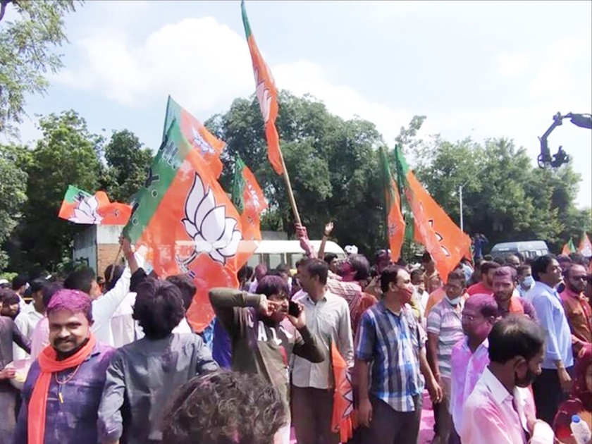 bjp big win in gujarat gandhinagar municipal corporation election result with 40 seats | Gandhinagar Municipal Corporation Election Result 2021: BJP ने उडवला धुरळा! गांधीनगर निवडणुकीत काँग्रेसचा सुपडा साफ; ४४ पैकी ४० जागांवर विजय