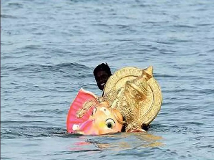 Amazing event! Carried away by the waves, but saved by Lord Ganesha, the boy was found alive 36 hours later | आश्चर्यकारक घटना! लाटांनी वाहून नेले, पण गणपतीने वाचवले, ३६ तासांनंतर मुलगा सापडला जिवंत