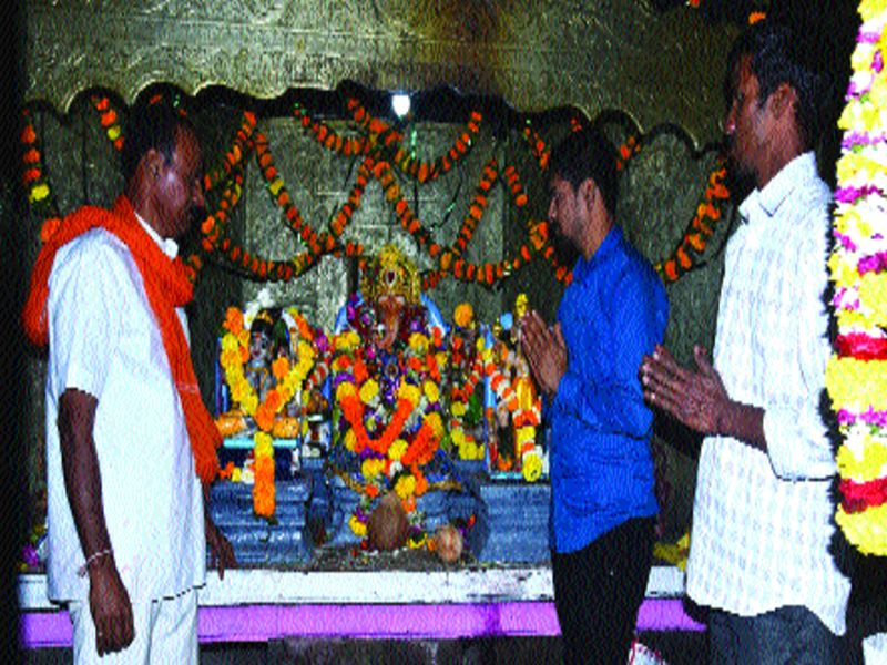 Maghi Ganesh Festival is celebrated in the Raigad district | माघी गणेशोत्सव सुरू : जिल्ह्यात दुमदुमला गणरायाचा जयघोष