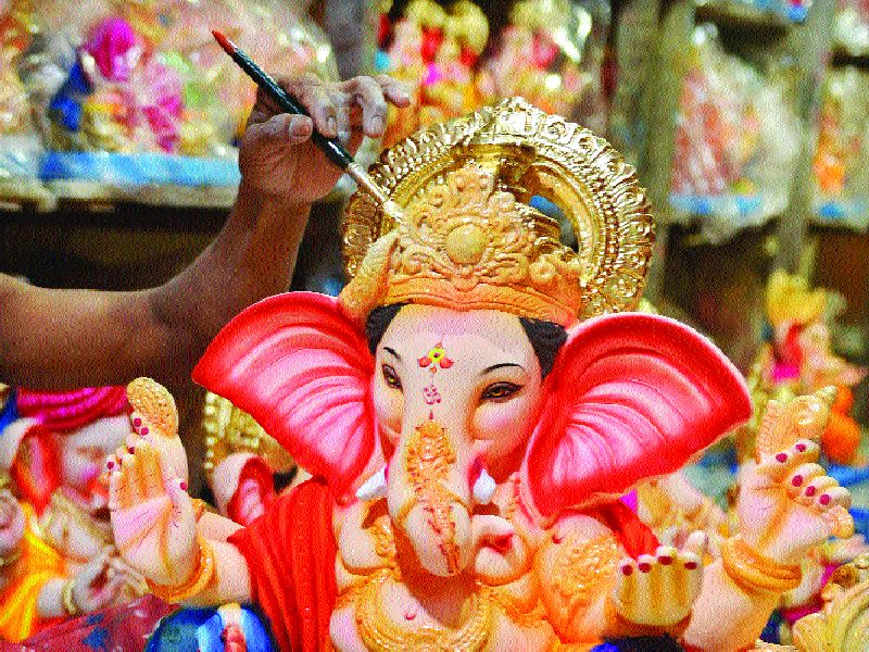 Ganesh idols leave 100 crores, leaving 20 lakh Ganesh idols in the country and abroad | पेणच्या गणेशमूर्तींची १०० कोटींची उड्डाणे, देश-विदेशात २० लाख गणेशमूर्ती होणार रवाना