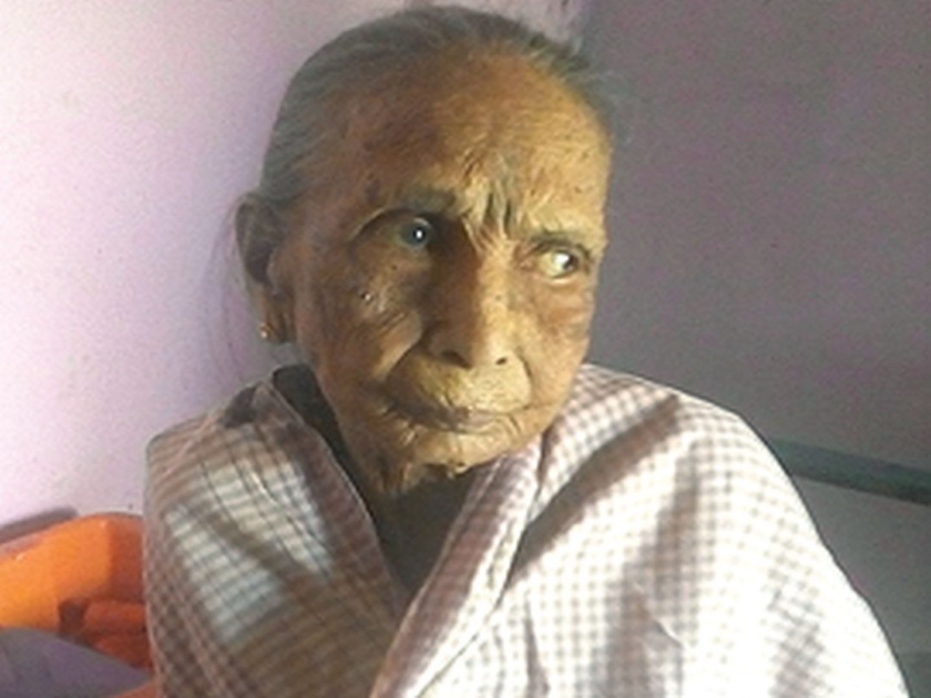 Gangubai Chavan, who has been voting since 1952 | १९५२ पासून मतदान करणाऱ्या गंगूबाई चव्हाण