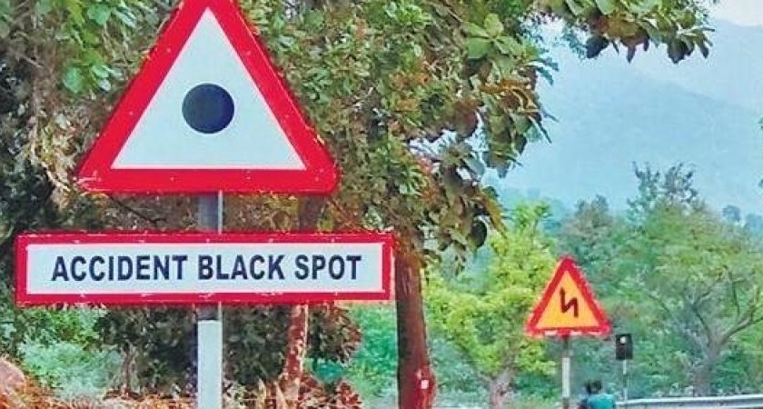 What do you say? Black spots in Solapur city increased and in rural areas decreased | काय सांगता; सोलापूर शहरातील ब्लॅक स्पॉट वाढले अन् ग्रामीणमधील झाले कमी