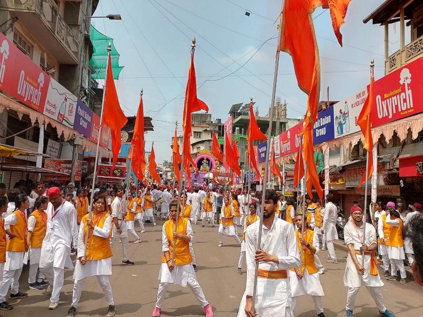 Varun Raja to attend Ganapati immersion procession, activists get wet in extreme heat | गणपती विसर्जन मिरवणुकीत वरूणराजा हजेरी लावणार, प्रचंड उकाड्यात कार्यकर्ते ओलेचिंब