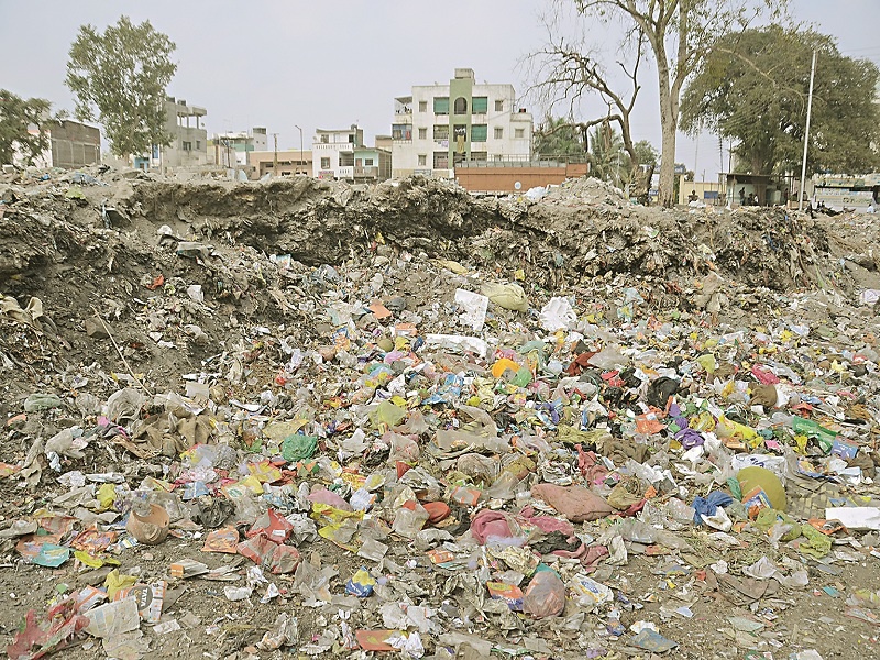 year of Garbage Disposal Issue; The capital of tourism continues to take away the trash | कचराकोंडीची वर्षपूर्ती; पर्यटनाच्या राजधानीला कचऱ्याचे ग्रहण कायम