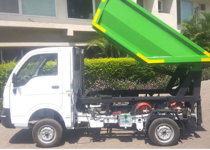 Garbage carrying Vehicle not assembled GPS system in Akola | घंटागाडीच्या जीपीएस प्रणालीला मुहूर्त सापडेना!