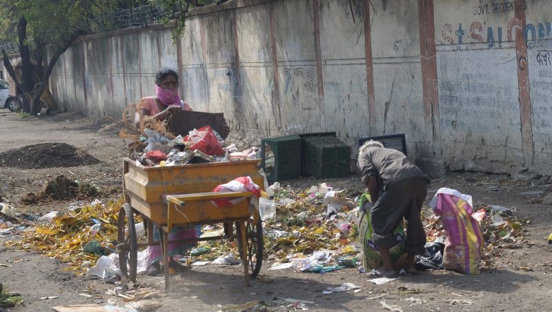 Risk of transmission of corona virus from garbage collection to workers in Nagpur | नागपुरात कचरा संकलन कर्मचाऱ्यांना संक्रमणाचा धोका