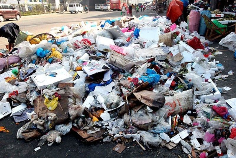 The garbage empire in Malegaon despite the Ghanta gadi | घंटागाडी असूनही मालेगाव शहरात कचऱ्याचे साम्राज्य