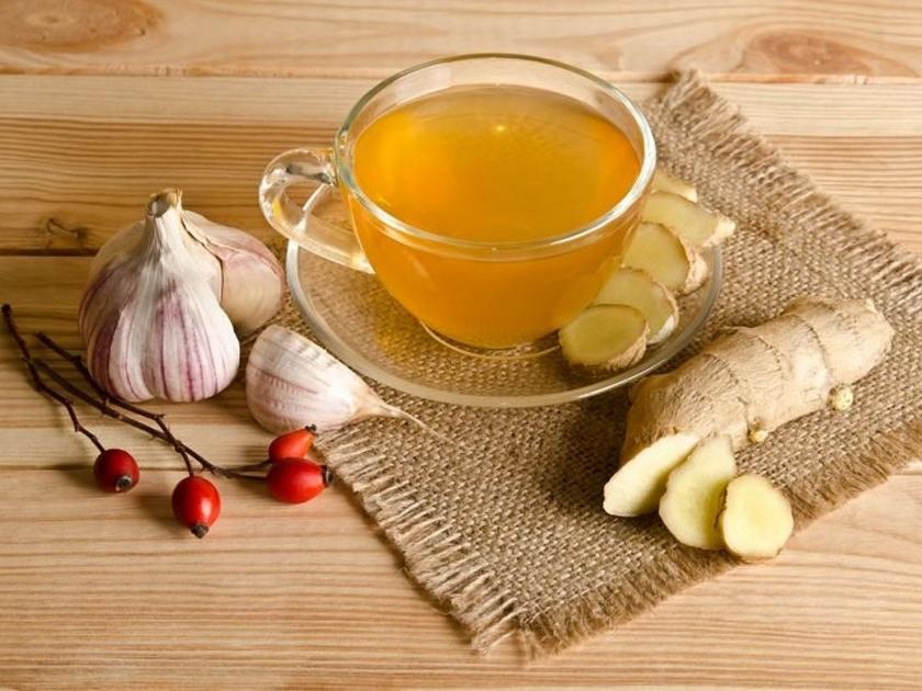 Health Tips : Garlic tea beneficial for cough and cold, know what studies say | हिवाळ्यात लसणाचा चहा आरोग्यासाठी कसा ठरतो फायदेशीर? जाणून घ्या बनवण्याची पद्धत...