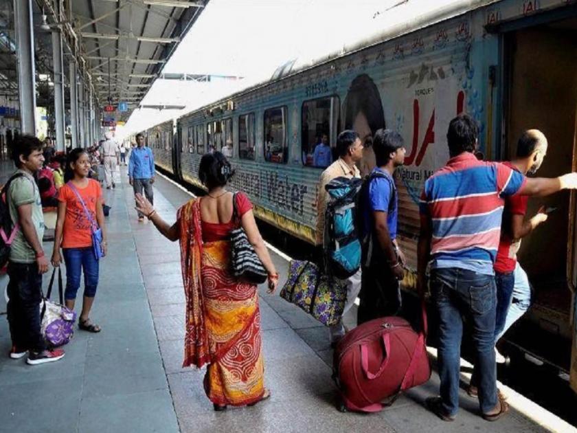 voter turnout to drop trains filled to 90 percent polling on may 20 in mumbai city suburbs | मतदानाचा टक्का घसरणार, रेल्वेगाड्या ९० टक्के भरल्या; मुंबई शहर, उपनगरात २० मे ला मतदान