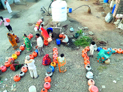 Marathwada support for water for farmer! | पाण्यासाठी शेतकºयांनी तर चाºयासाठी मराठवाड्याने दिला आधार !