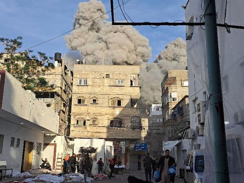 Israeli strikes destroy Gaza's largest hospital; WHO issues alarm for emergency department | इस्रायली हल्ल्यांमुळे गाझातील सर्वात मोठे रुग्णालय उद्ध्वस्त; डब्ल्यूएचओचा आपत्कालीन विभागासाठी अलार्म जारी