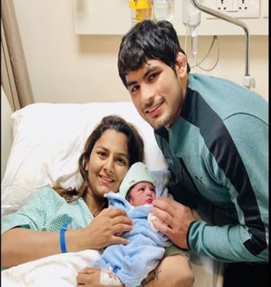 'Dangal Girl' Geeta phogat blessed with baby boy | 'दंगल गर्ल' गीता फोगट झाली आई; घरी आला नवा पाहुणा