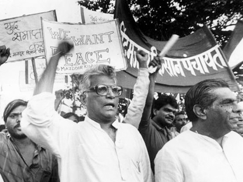 In the Lok Sabha, lost the leader of the unorganized workers | लोकसभेत असंघटित कामगारांचा आवाज बुलंद करणारा नेता हरपला