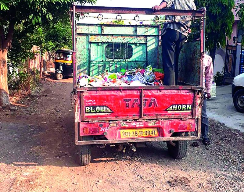 Neglect of Khamgaon municipality; Garbage forgery 'Lose'! | खामगाव पालिकेचे दुर्लक्ष; कचरा विलगीकरणाला ‘खो’!