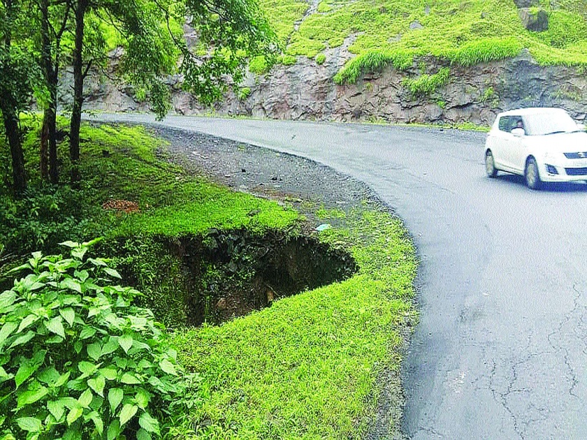 National Highway Department ignored Kasatwadi to Kashiwali Ghat road | कासटवाडी ते कशिवली घाट बनलाय अपघातांचा रस्ता, राष्ट्रीय महामार्ग विभागाचे दुर्लक्ष