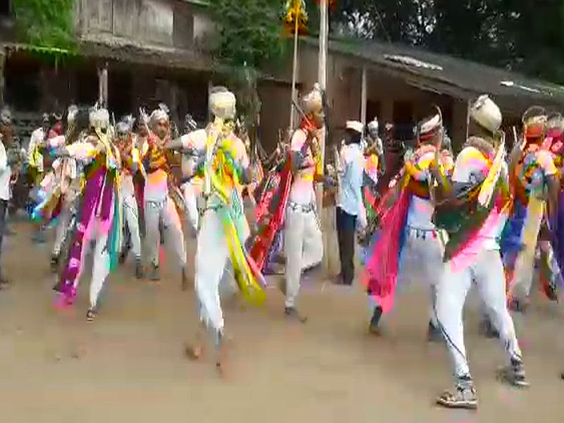 Mumbai also responds to the ghor dance of Dahanu; Dance that has a reputation in Gujarati speaking society | डहाणुतील घोर नृत्याला मुंबईतही प्रतिसाद; गुजराती भाषिक समाजात प्रतिष्ठा लाभलेलं नृत्य