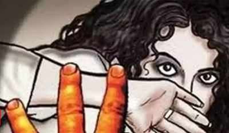 21-year-old girl from Gondiya raped in a running luxury bus way to Pune | गोंदिया जिल्ह्यातील २१ वर्षीय युवतीवर धावत्या लक्झरी बसमध्ये बलात्कार