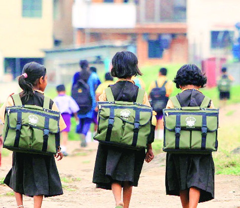 Less than a rupee allowance for girls; Silver Jubilee Year reached by ridicule by the government | विद्यार्थिनींना मिळतोय अवघा एक रुपया भत्ता; सरकारकडून होणा-या थट्टेने गाठले रौप्यमहोत्सवी वर्ष