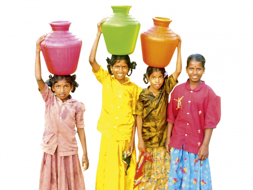 Children's initiative to keep girls in education system | मुलींनीच पाणी का भरायचं?