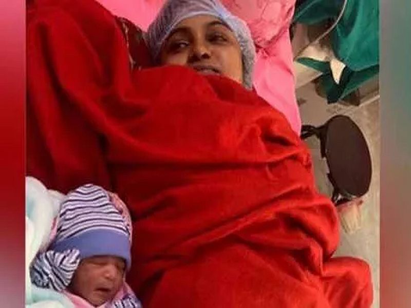 news jharkhand godda godda dc kiran kumari pasi gives birth to son at sadar hospital godda jhnj mmg | आदर्शवत! महिला IAS अधिकाऱ्याची सरकारी रुग्णालयात प्रसुती, गोंडस बाळाला जन्म