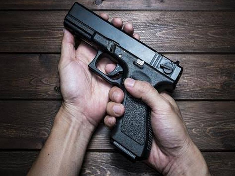 One shot injured in Ulhasnagar firing by gun | उल्हासनगरात गोळीबार, एक जण गंभीर जखमी