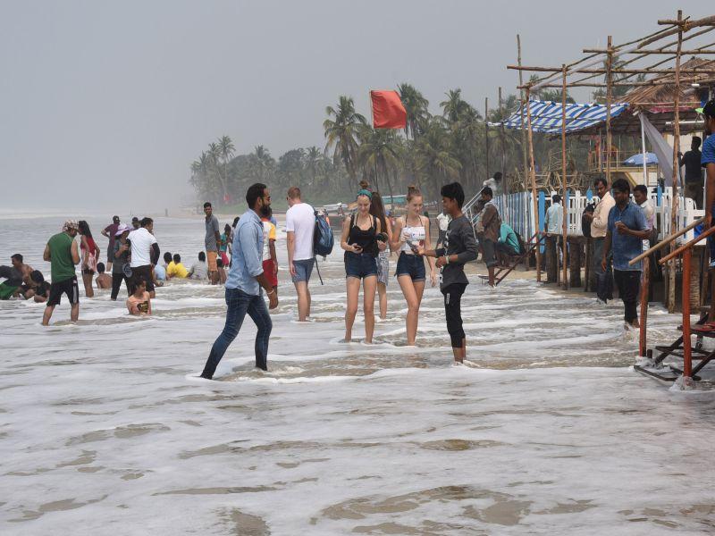 Goa : The youth of Madhya Pradesh drowned in sea | खवळलेल्या समुद्रात मध्य प्रदेशचा युवक बुडाला