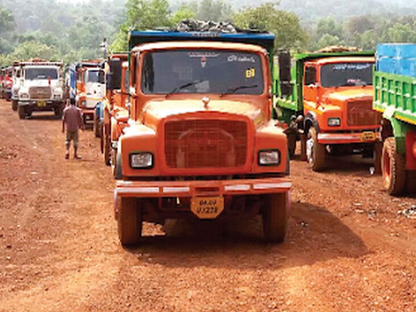 exposed on Goa border Negligence, many drivers in Goa without corona inspection vrd | गोव्याच्या सीमेवरील हाराकिरी उघड, कोरोना तपासणीविनाच अनेक चालक गोव्यात
